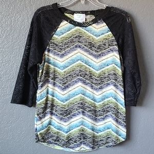 Like new, 3/4 length Chevron print shirt